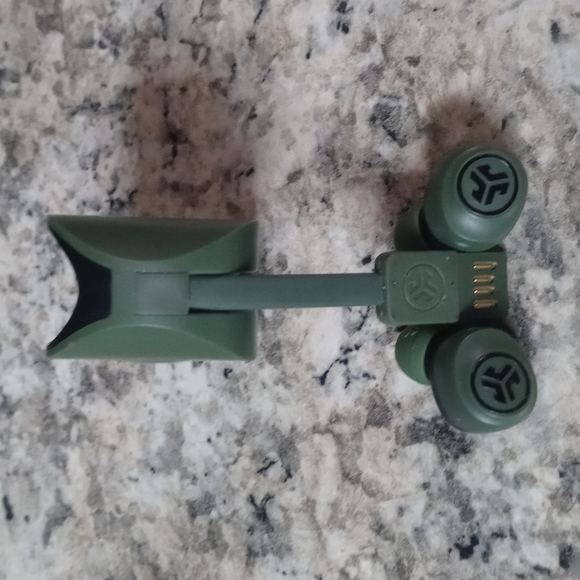 J lab ear buds (GREEN) - Picture 3 of 7